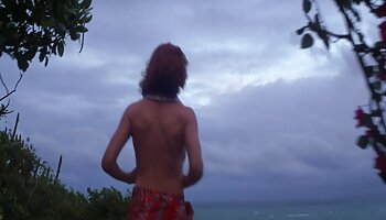 lécher les cheveux bouclés video couple amateur