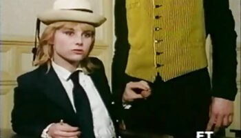 Le bras de la tige donne video de partouze amateur aux deux soeurs
