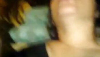 La blonde maigre Anya a été attachée video amateur nue avec un fil au lit et a puni sa chatte