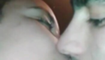 On a montré à une femme arabe modeste à quoi porn amateur xxx ressemble une bite d'homme et s'est retrouvée dans sa chatte