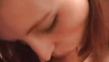 Sucer les mamelons d'une video amateur glory hole femme mûre