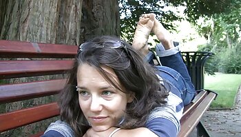 Écolière sexe video amateur gratuit baisée dans la salle de classe