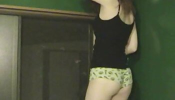 Sexe video amateur francais porno sur le rebord de la fenêtre au petit matin